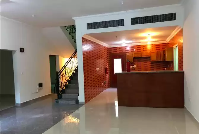 Residential Ready Property 4 Bedrooms U/F Villa in Compound  for rent in Al Sadd , Doha #7597 - 1  image 
